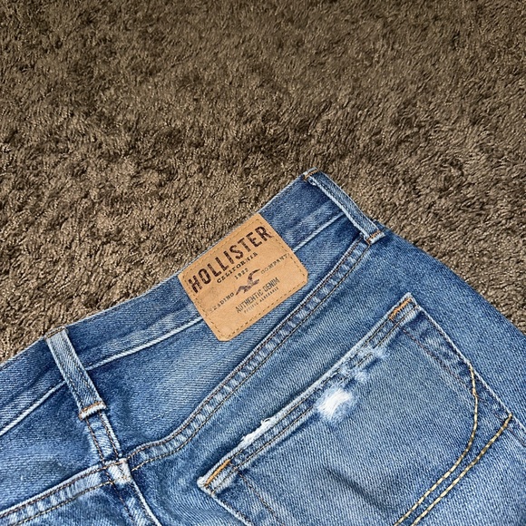 HOLLISTER RIPPED JEANS - Picture 6 of 6